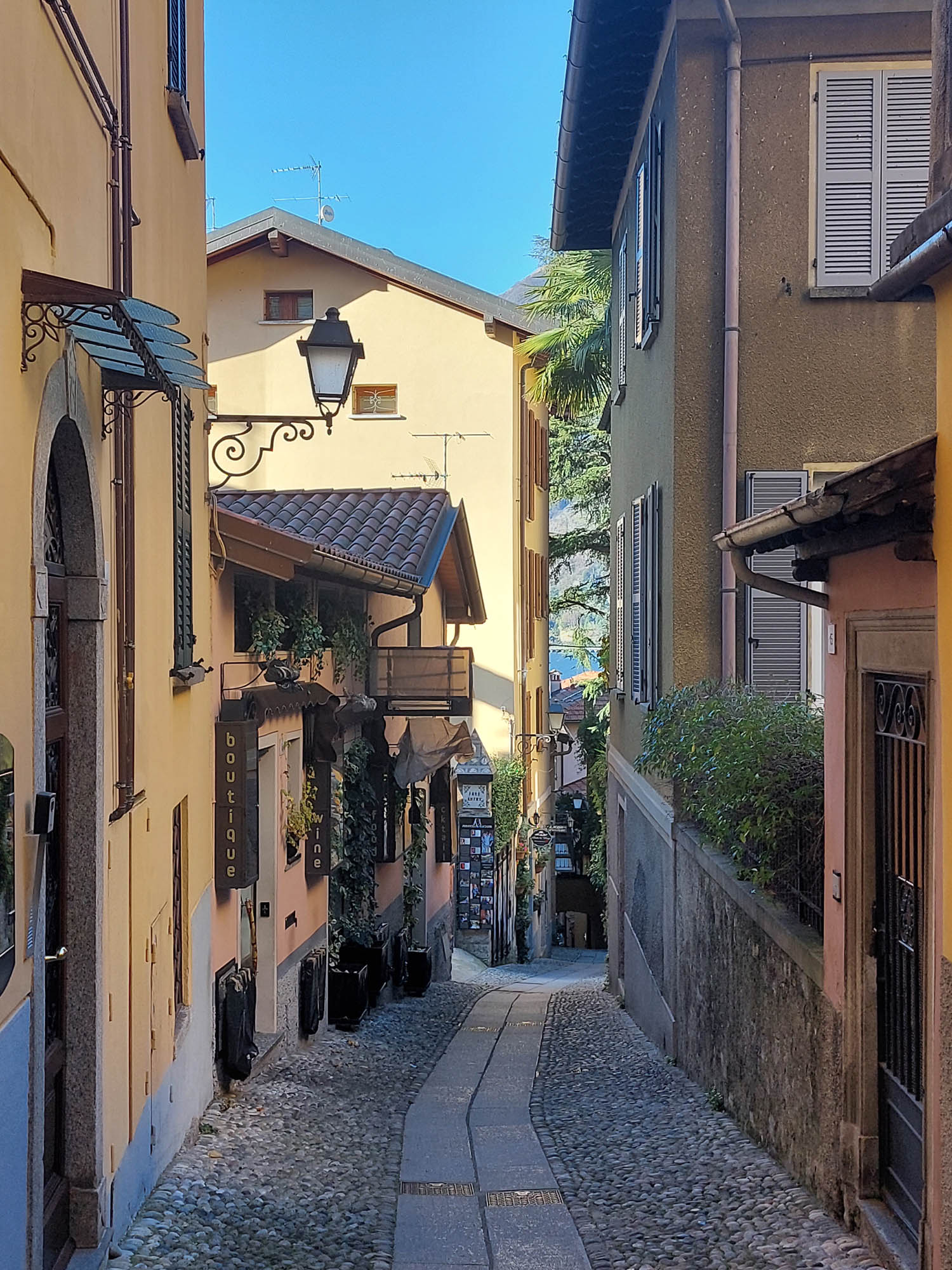 Vicoli e souvenir Bellagio