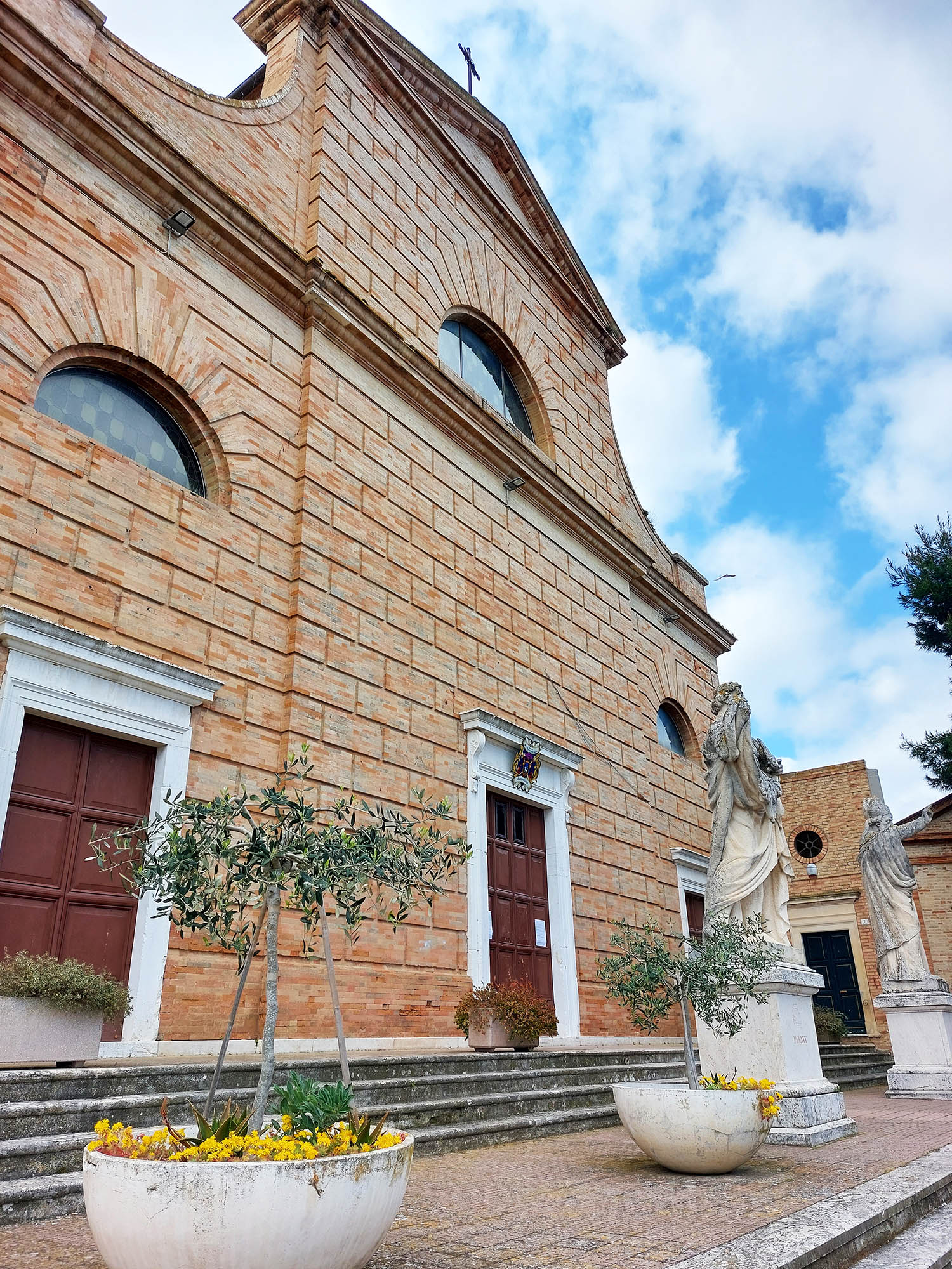 Chiesa Abbaziale di San Bartolomeo Chiesa Abbaziale di San Bartolomeo