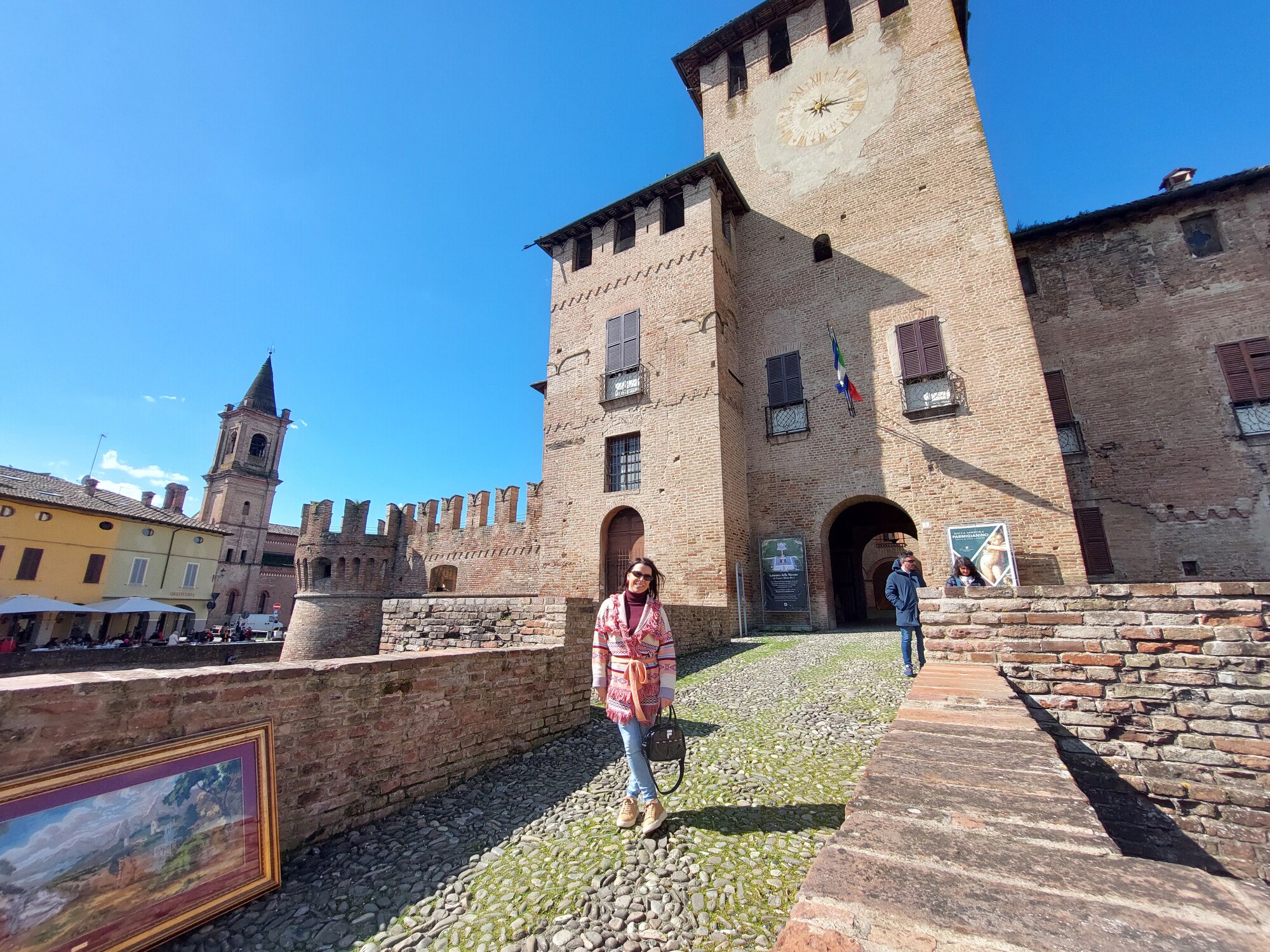 Arte e cultura dentro la rocca Arte e cultura dentro la rocca