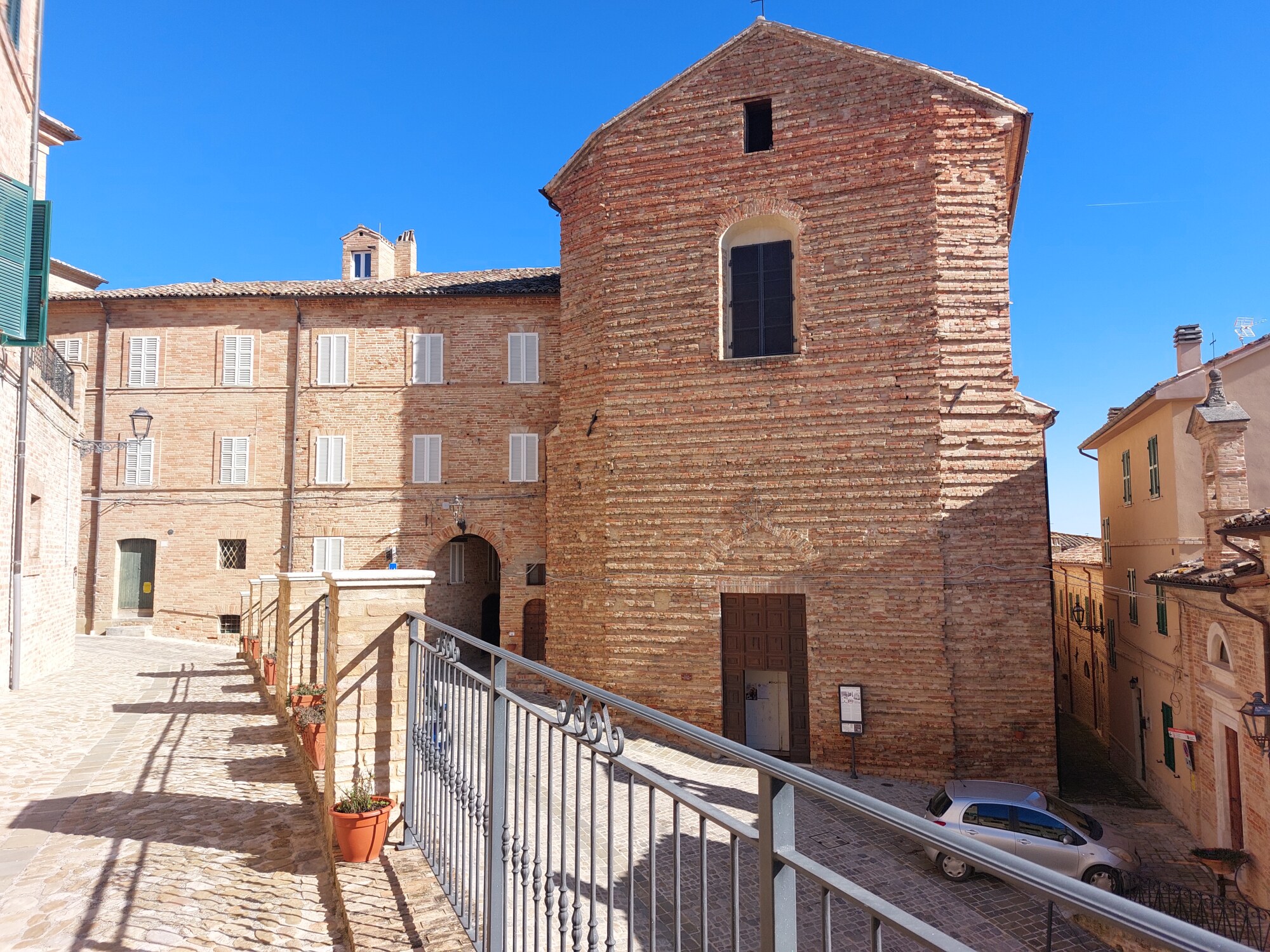 Chiesa di San Lorenzo di Montedinove Chiesa di San Lorenzo di Montedinove