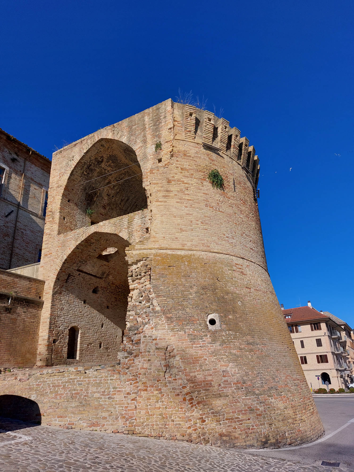 Bastione e mura castellane Offida