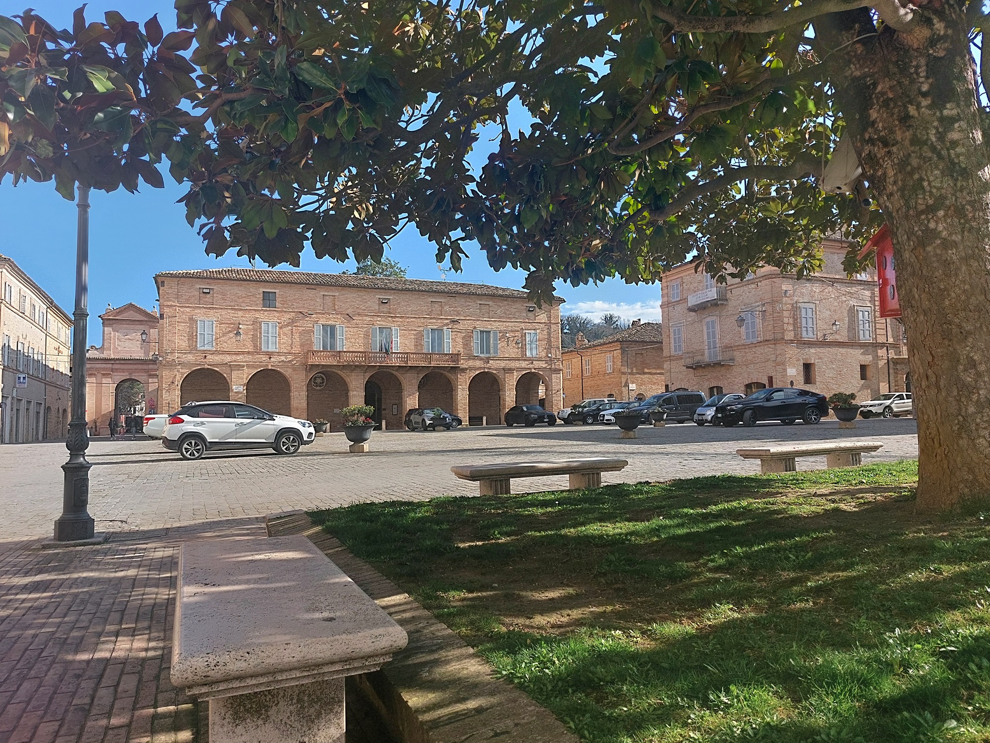Piazza Roma e centro storico di Servigliano Piazza Roma e centro storico di Servigliano