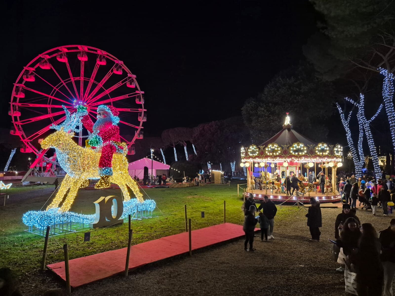 Giostra d'epoca e ruota panoramica Arezzo