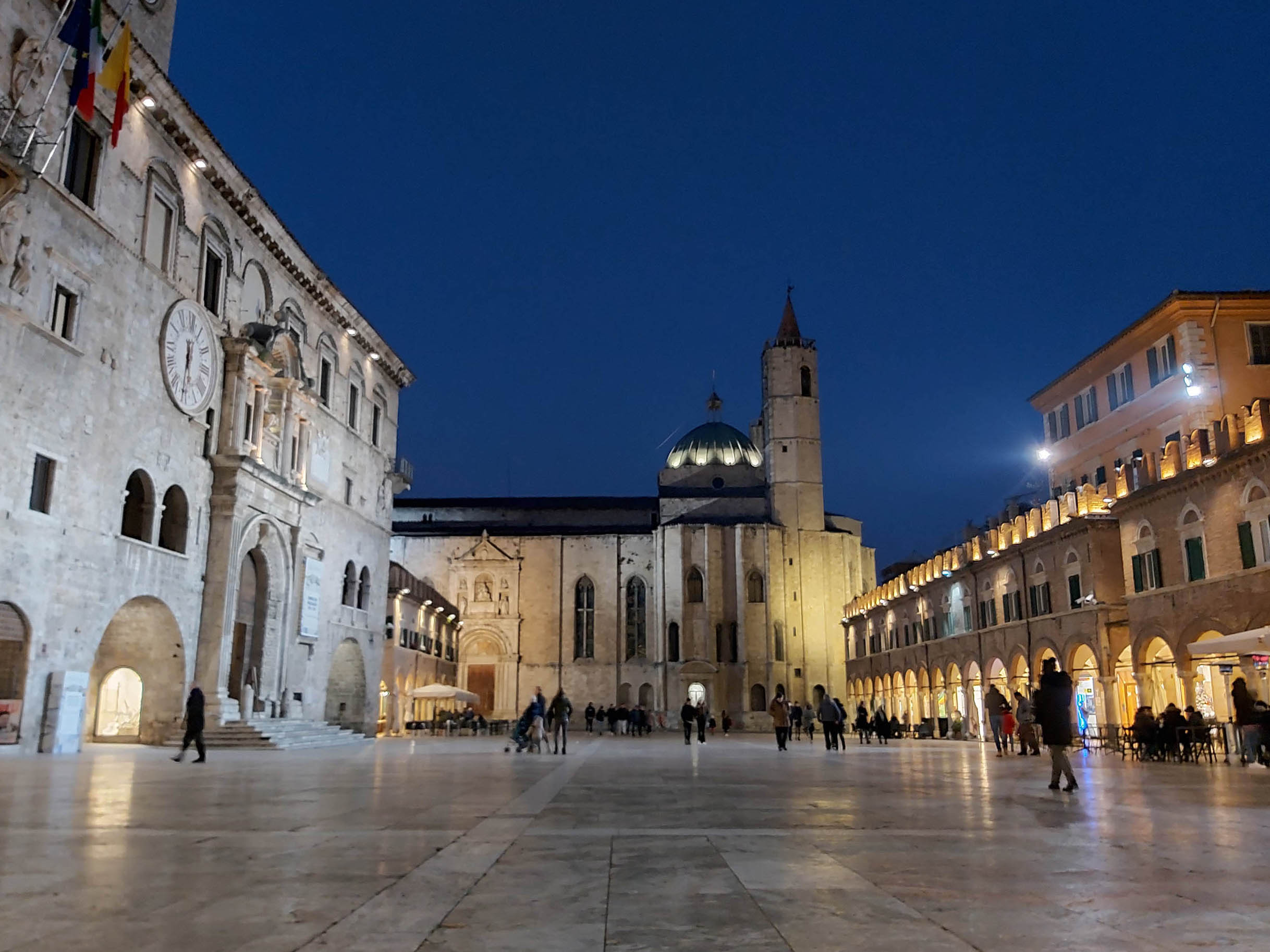 Piazza del Popolo di Ascoli Piceno Piazza del Popolo di Ascoli Piceno