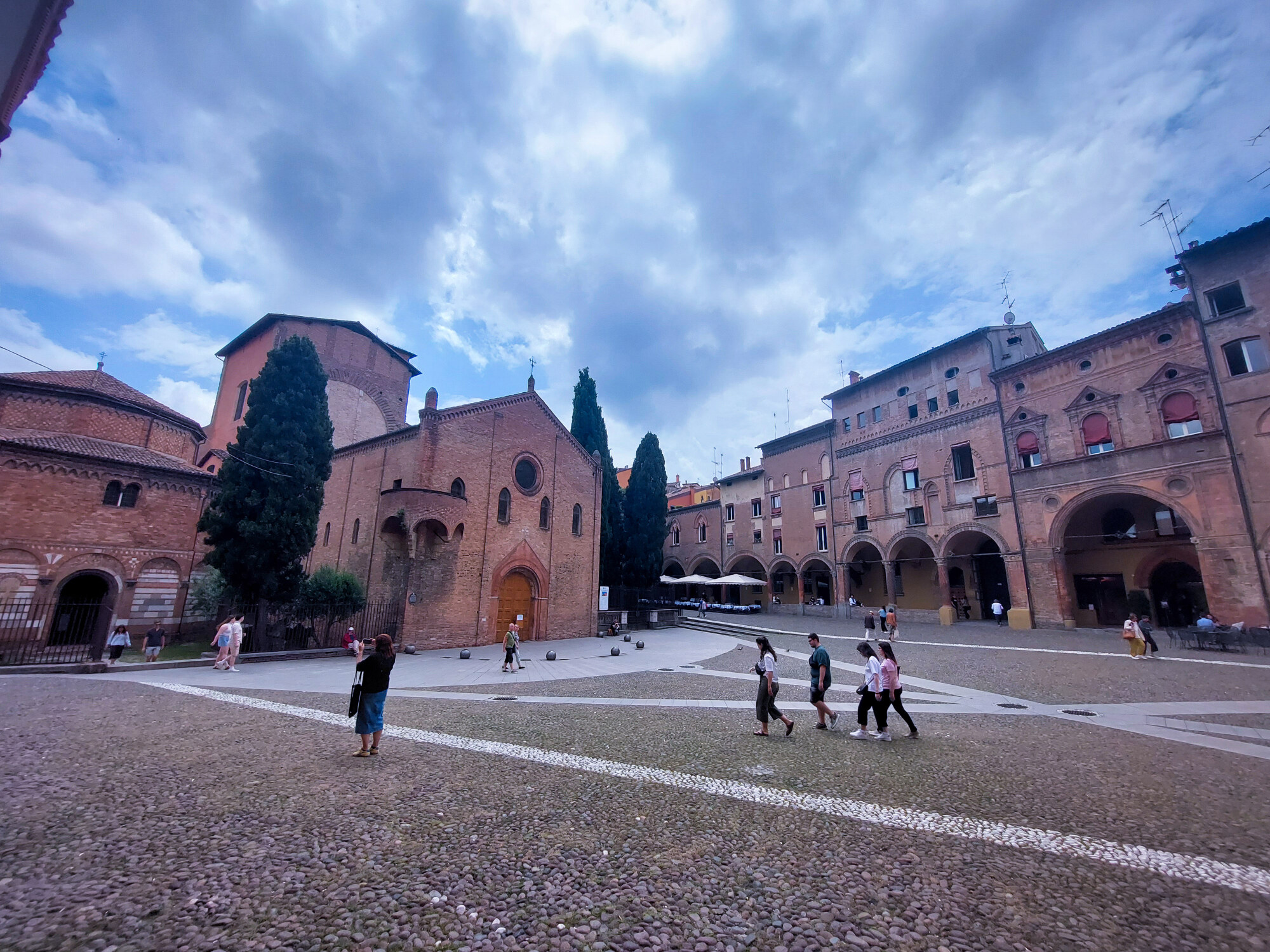 Piazza Santo Stefano e il complesso delle sette chiese Piazza Santo Stefano e il complesso delle sette chiese