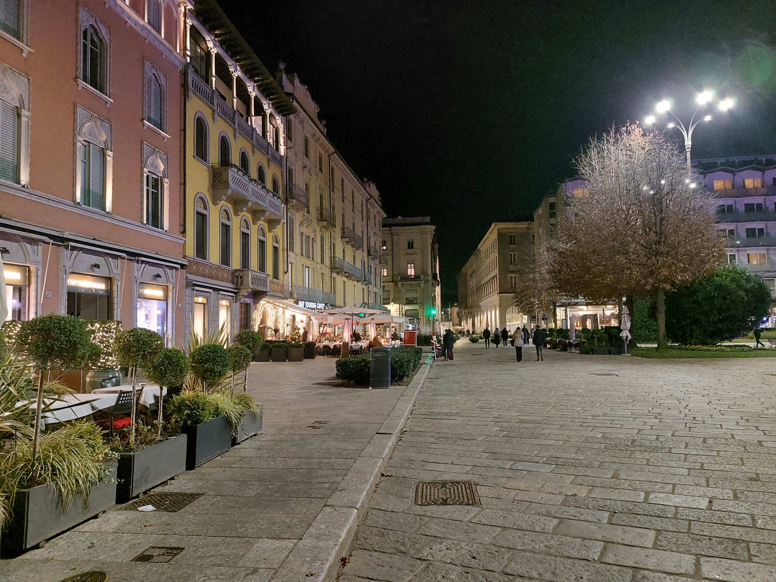 Piazza Cavour a Como Piazza Cavour a Como