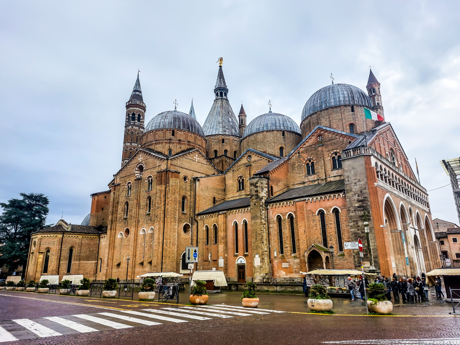 Basilica di Sant'Antonio da Padova Basilica di Sant'Antonio da Padova