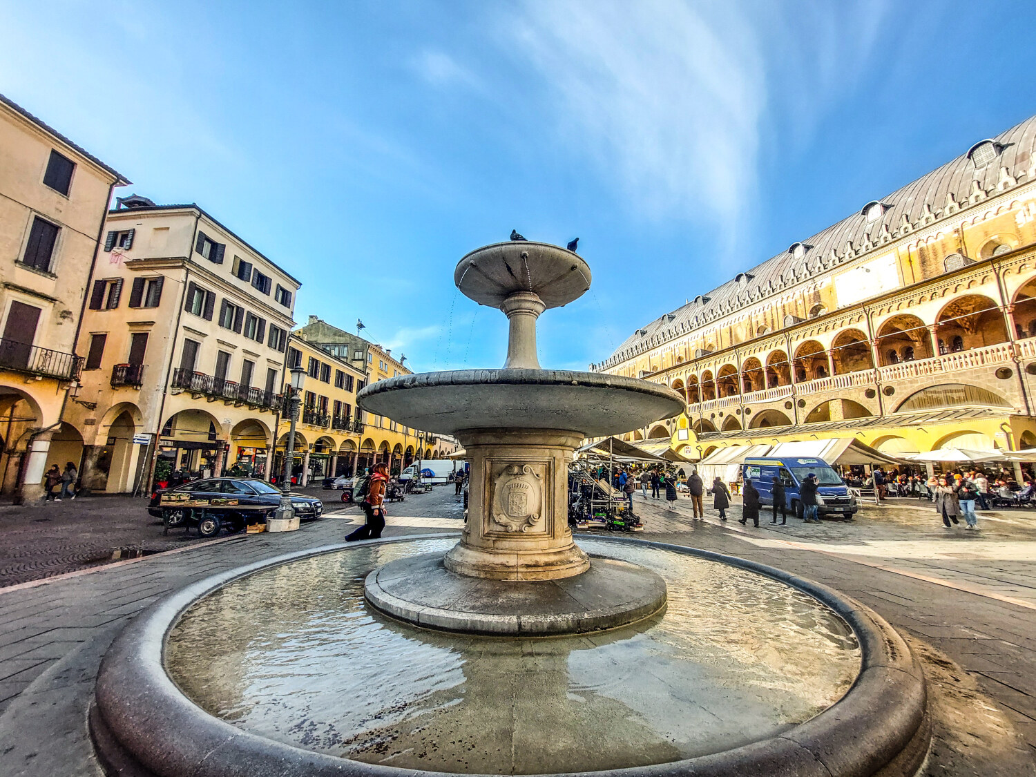 Piazza delle Erbe a Padova Piazza delle Erbe a Padova