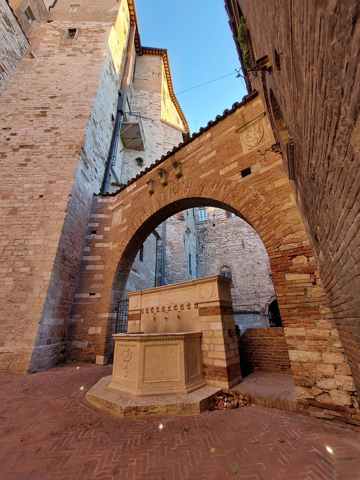 Fontana di via Maestà delle Volte