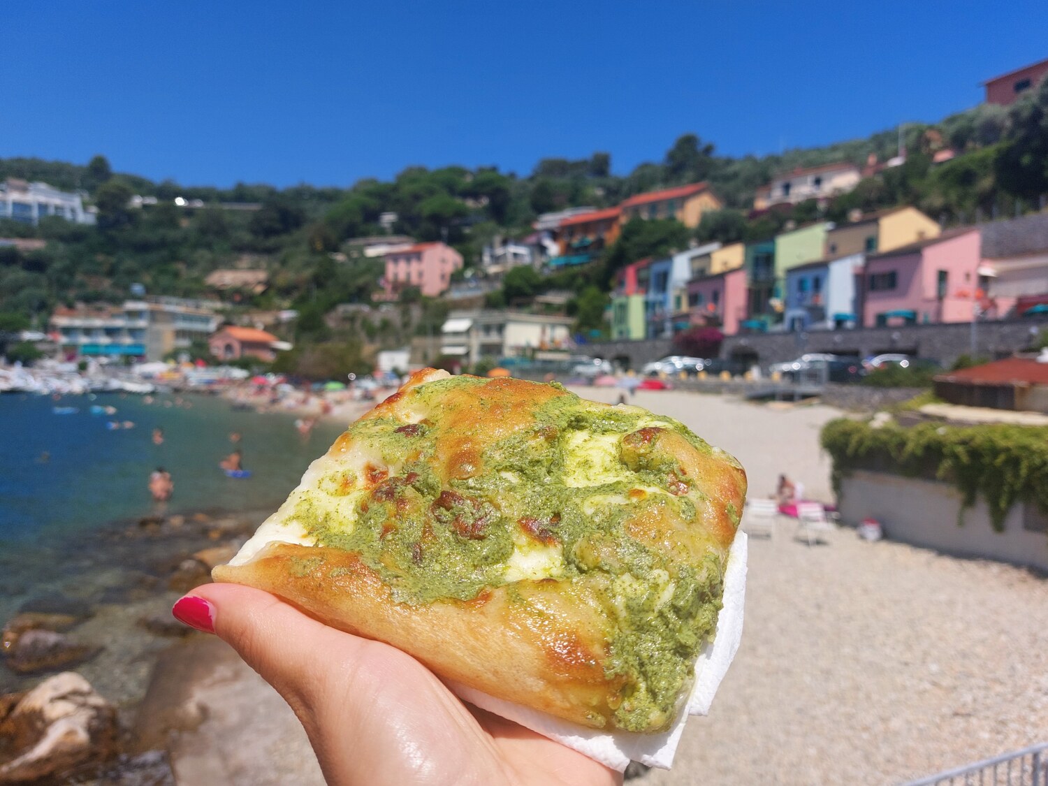Focaccia ligure al pesto Focaccia ligure al pesto