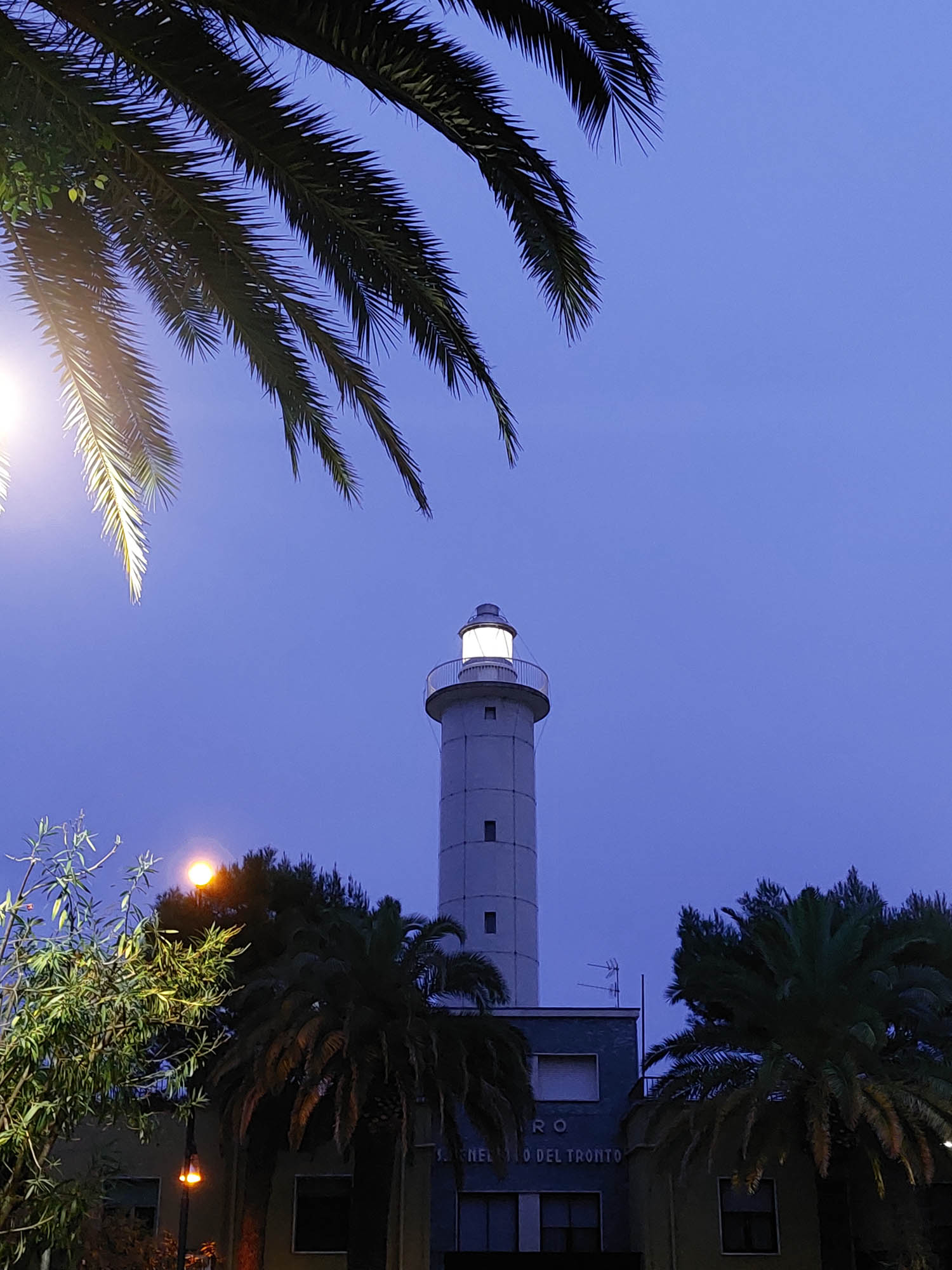 Faro del porto San Benedetto del Tronto