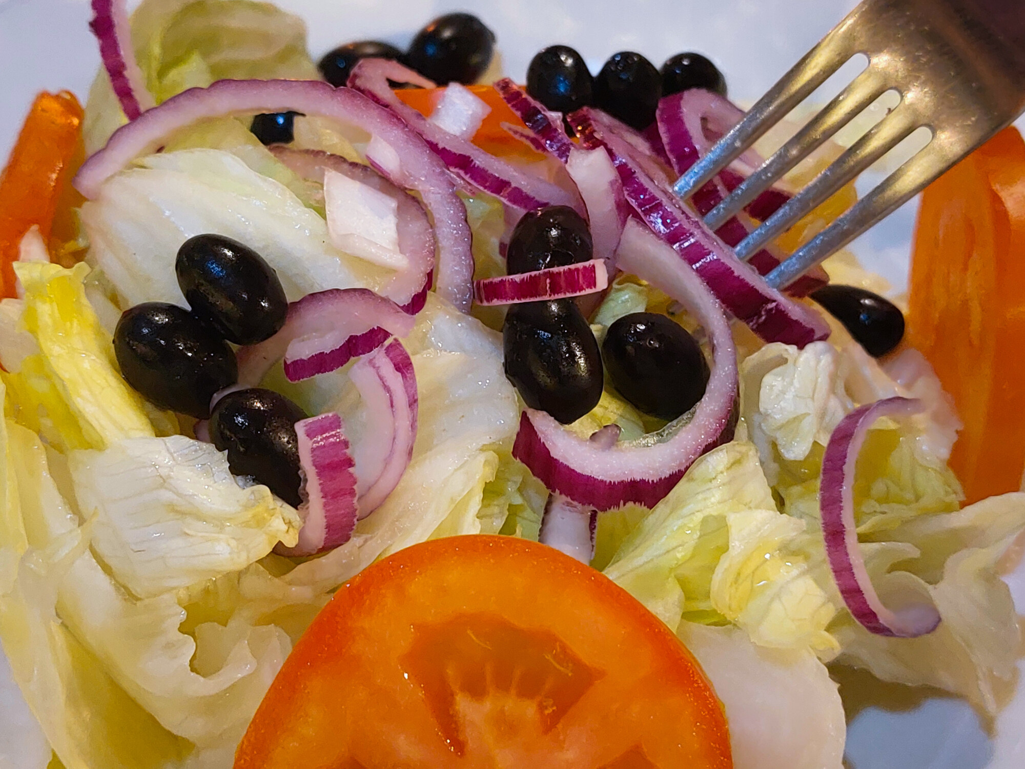 Insalatona alla tropeana Insalatona alla tropeana
