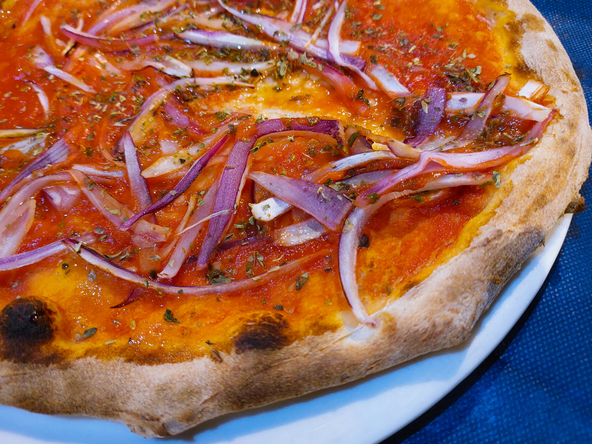 pizza marinara con cipolla rossa di Tropea pizza marinara con cipolla rossa di Tropea